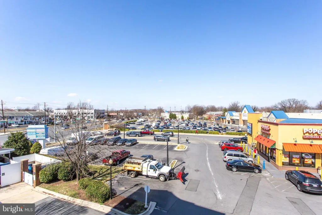 501 Hungerford Drive Unit P83, Rockville, MD 20850