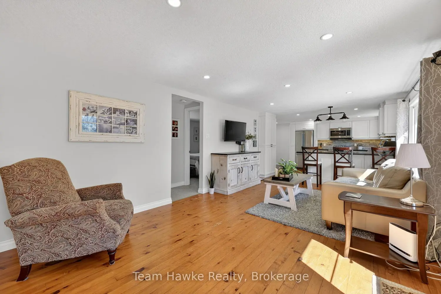 14 Sarna Drive photo 3