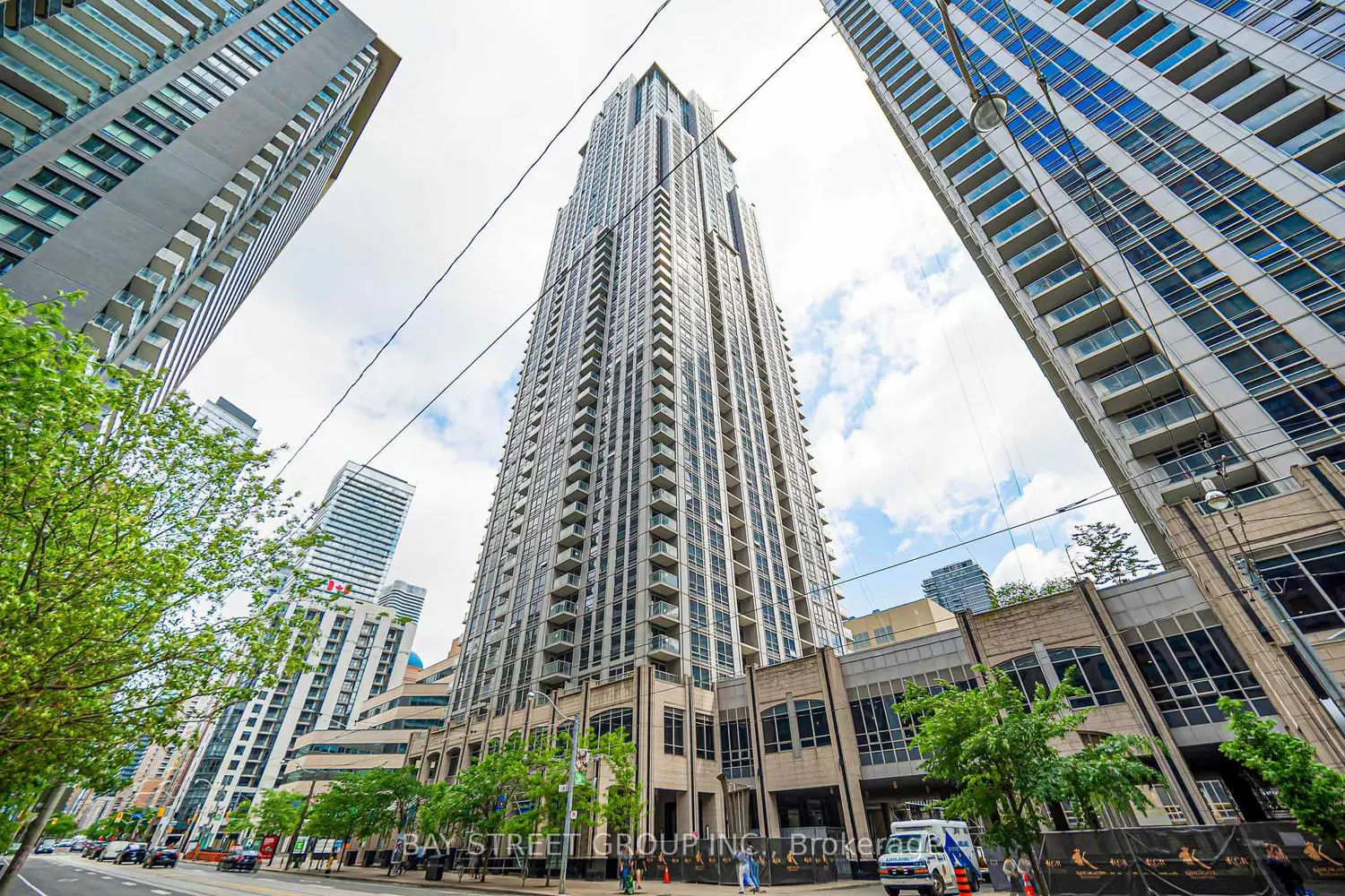 763 Bay Street 4105