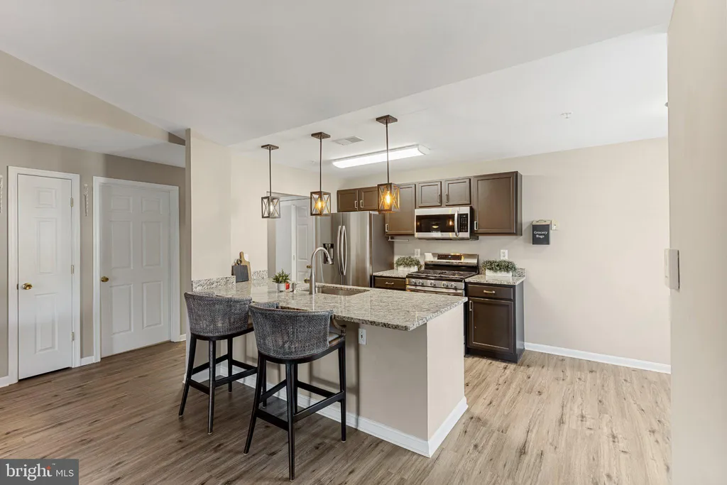 2011 Gov Thomas Bladen Way Unit 303, Annapolis, MD 21401 photo 2