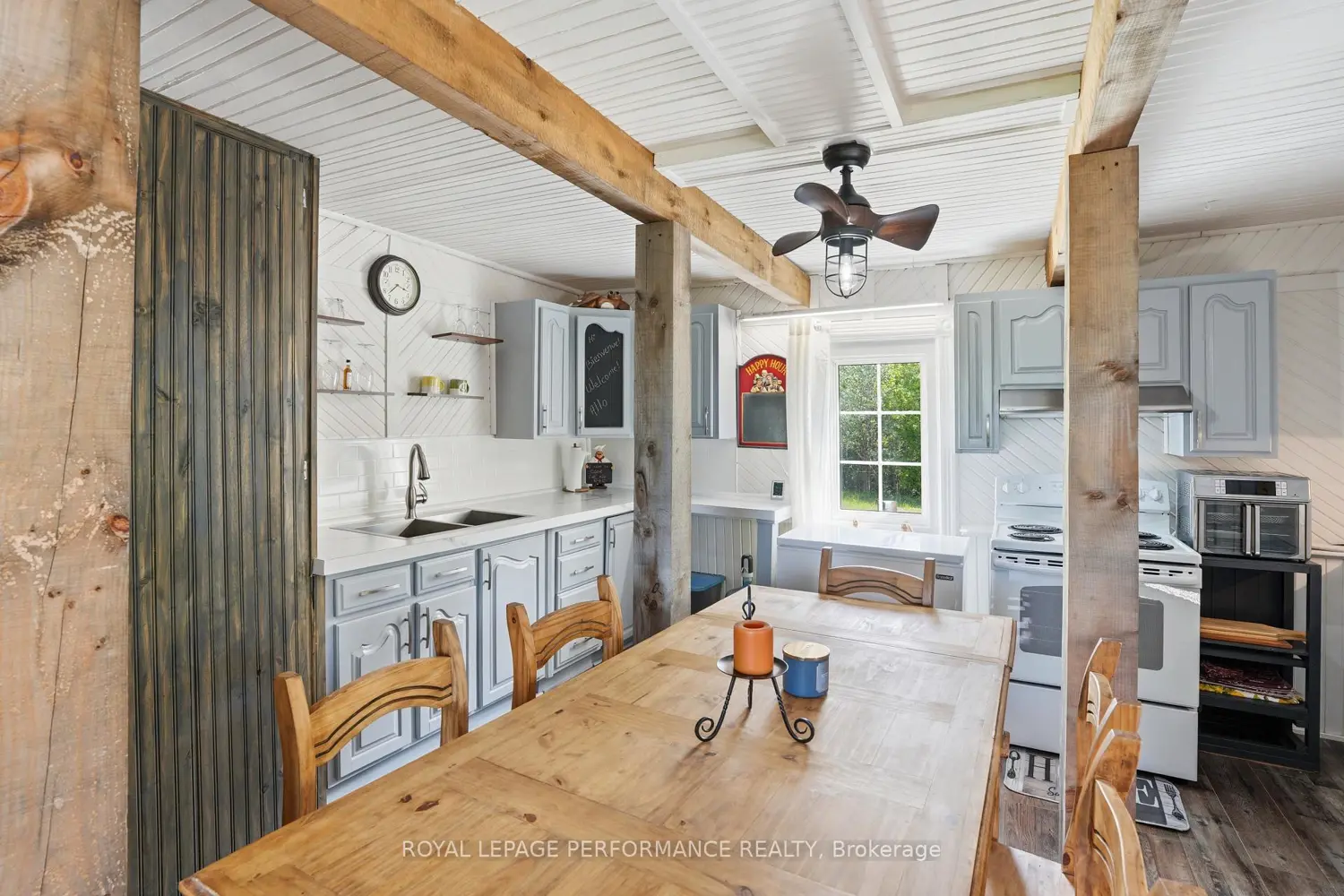 961 Boundary Road photo 3