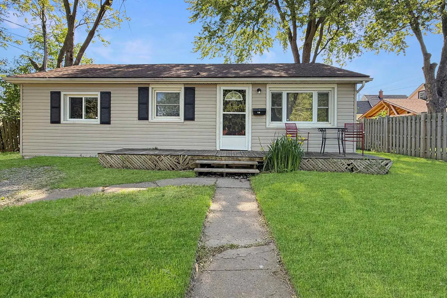 155 Douglas Street photo 2