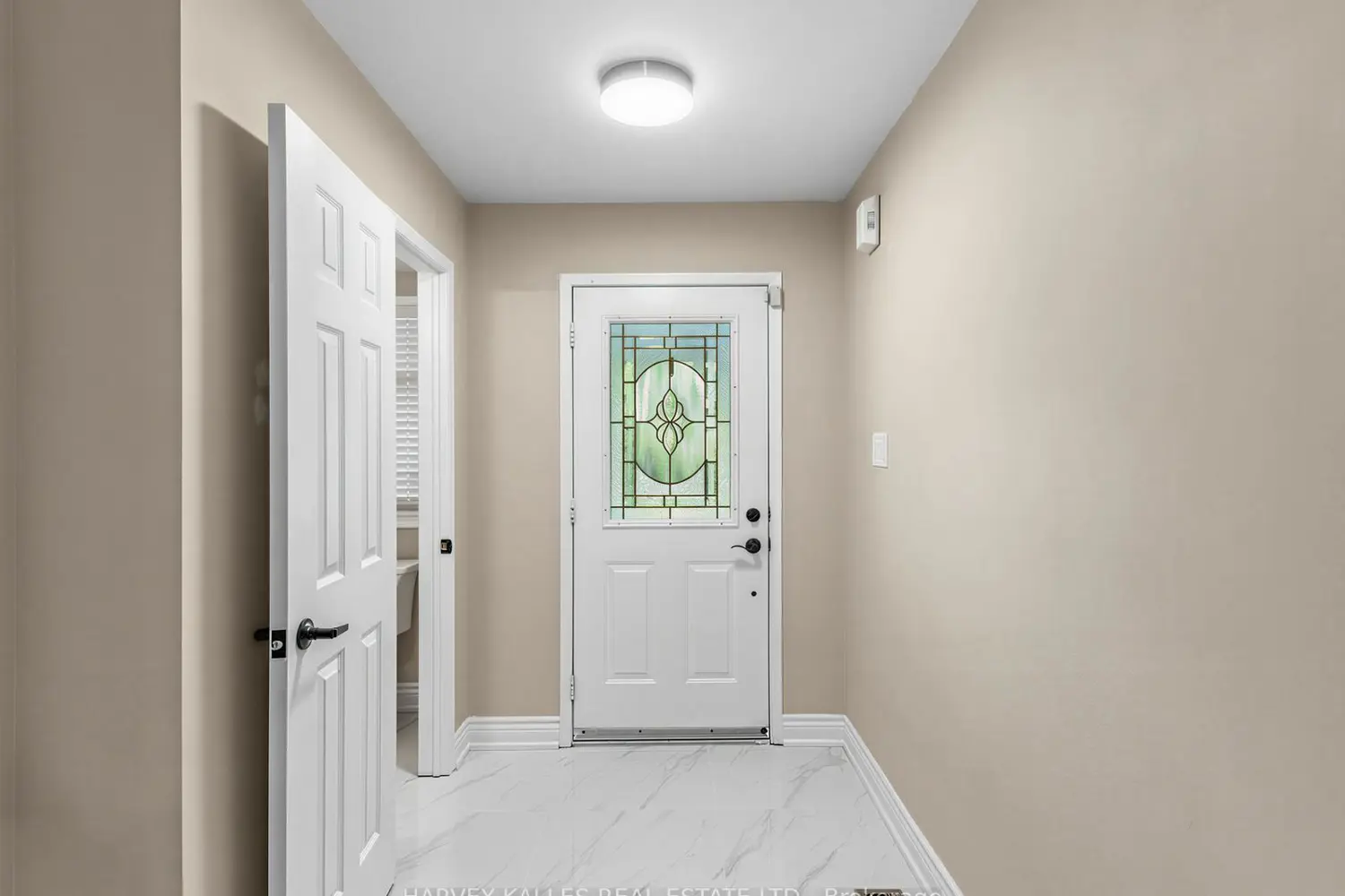 40 Blackthorn Drive photo 2