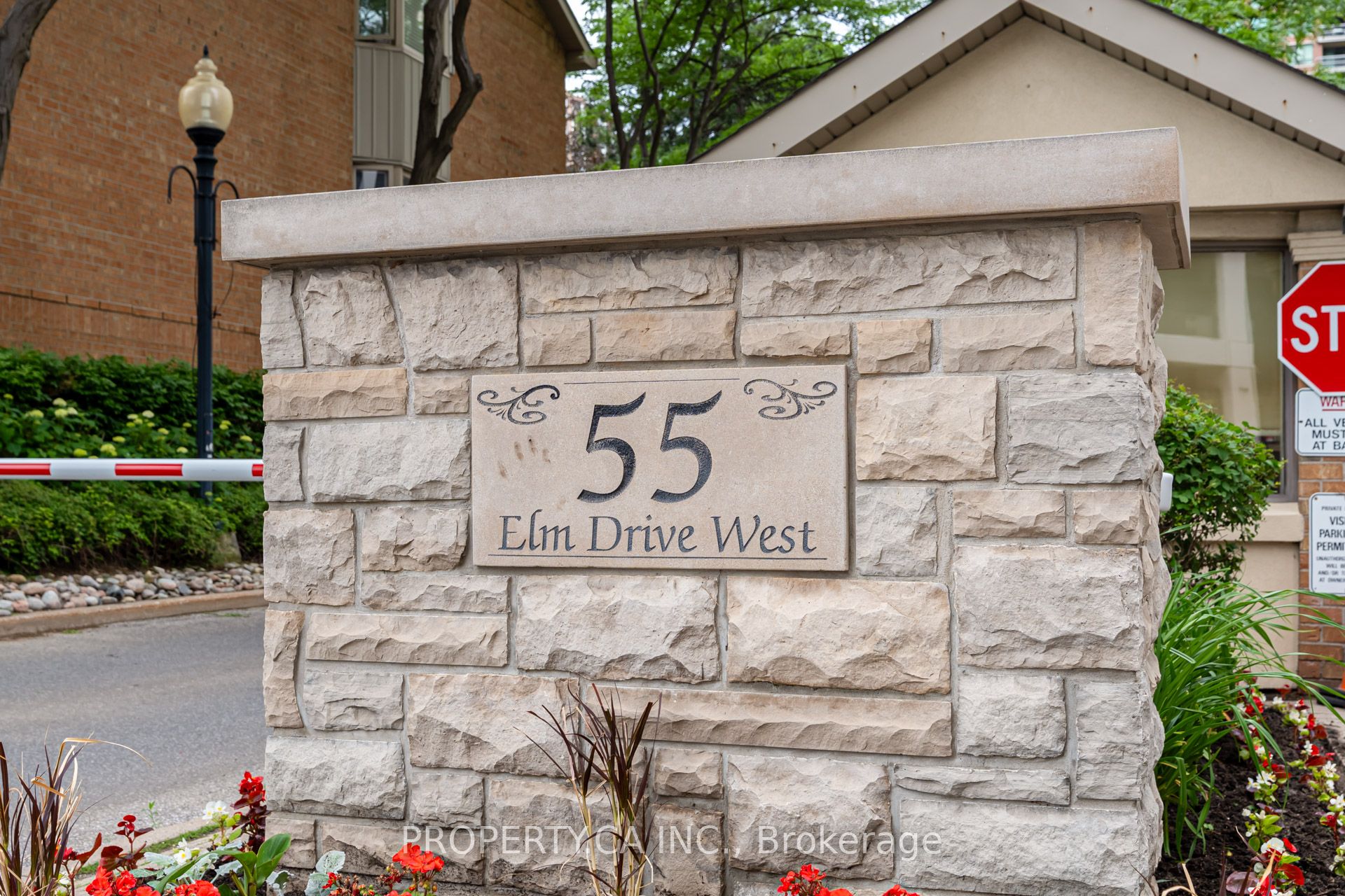 914-55 Elm Drive W, Mississauga, ON, L5B 3Z3