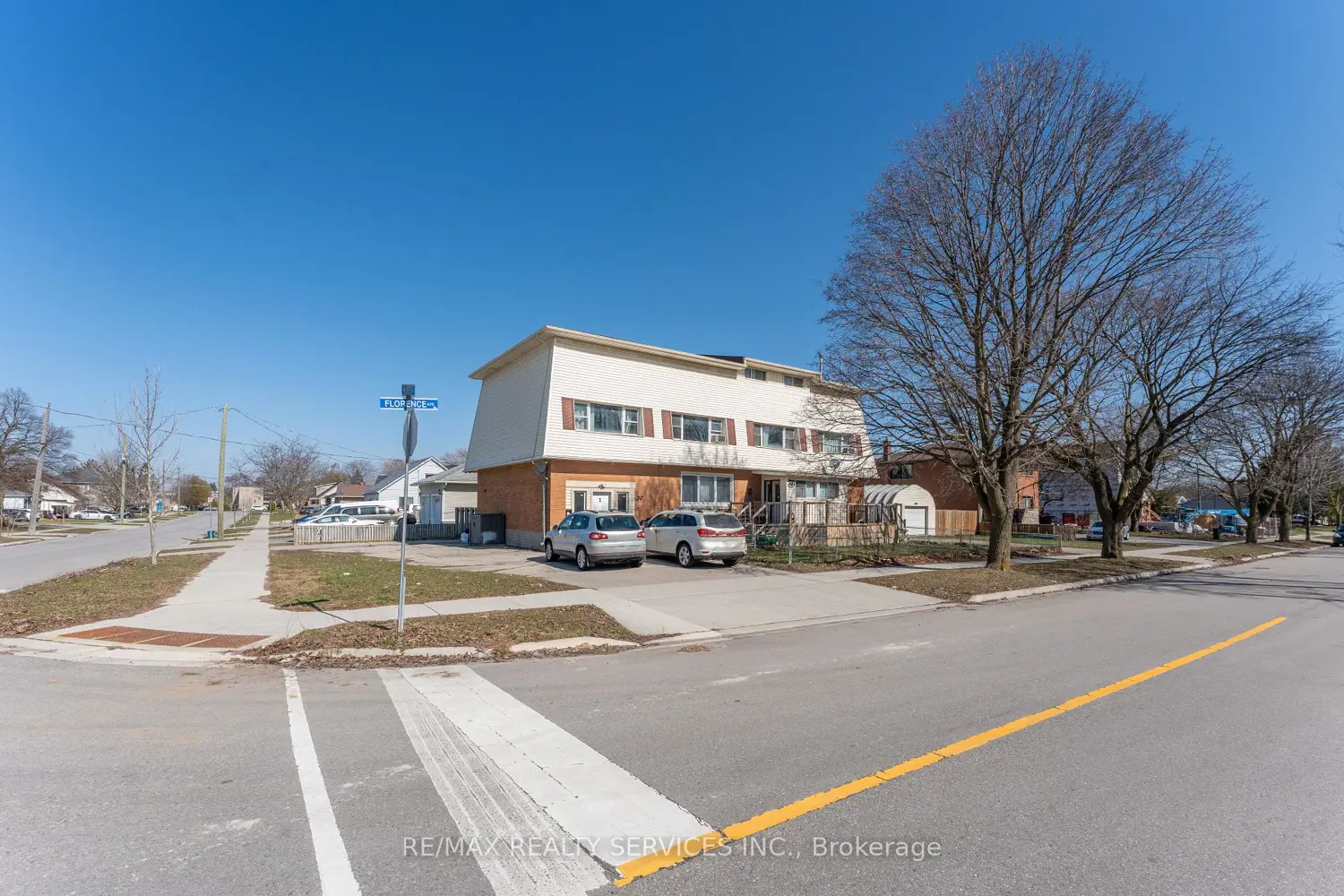 72 Florence Avenue photo 4