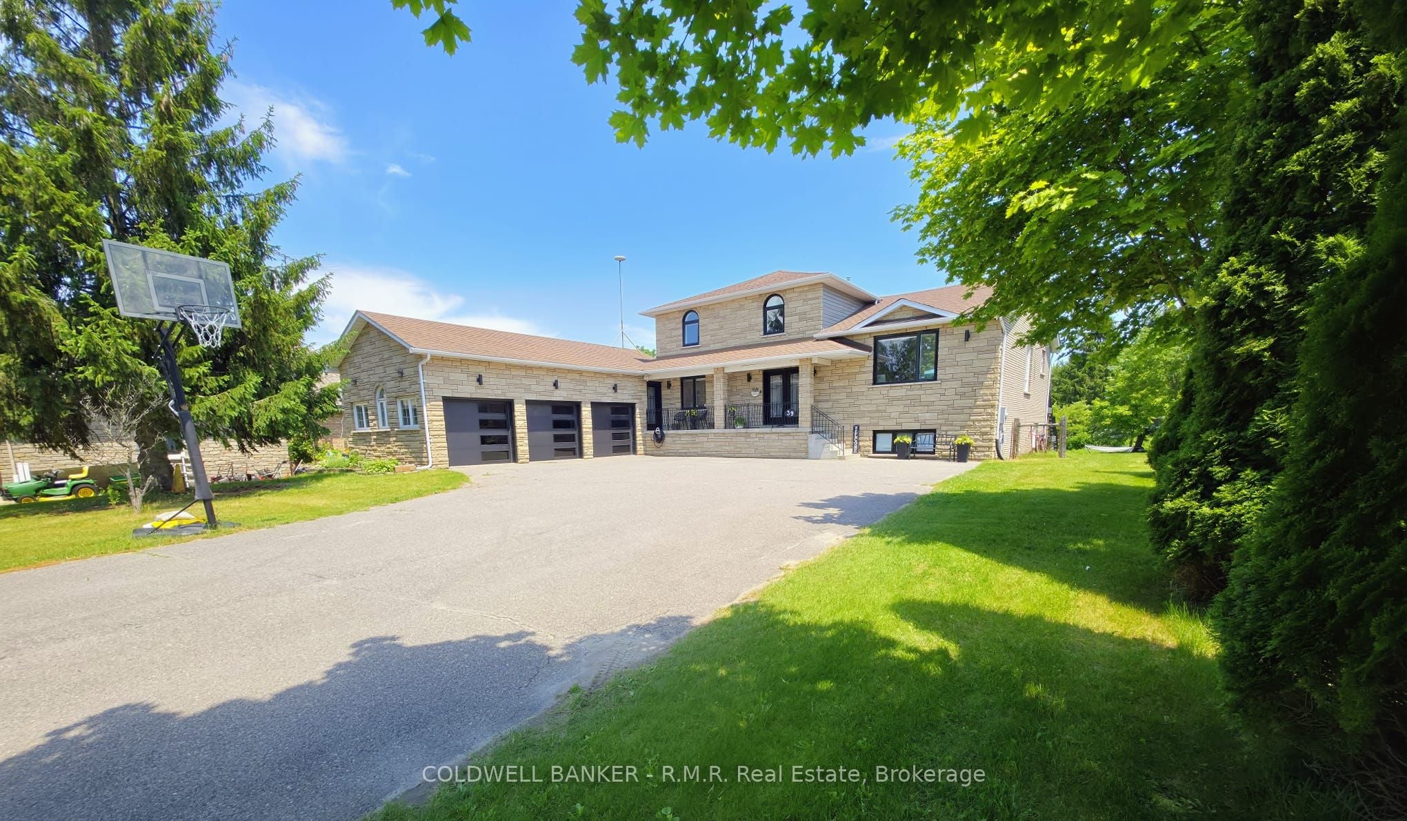 39 King Lane, Clarington, ON, L0B 1J0 photo 2
