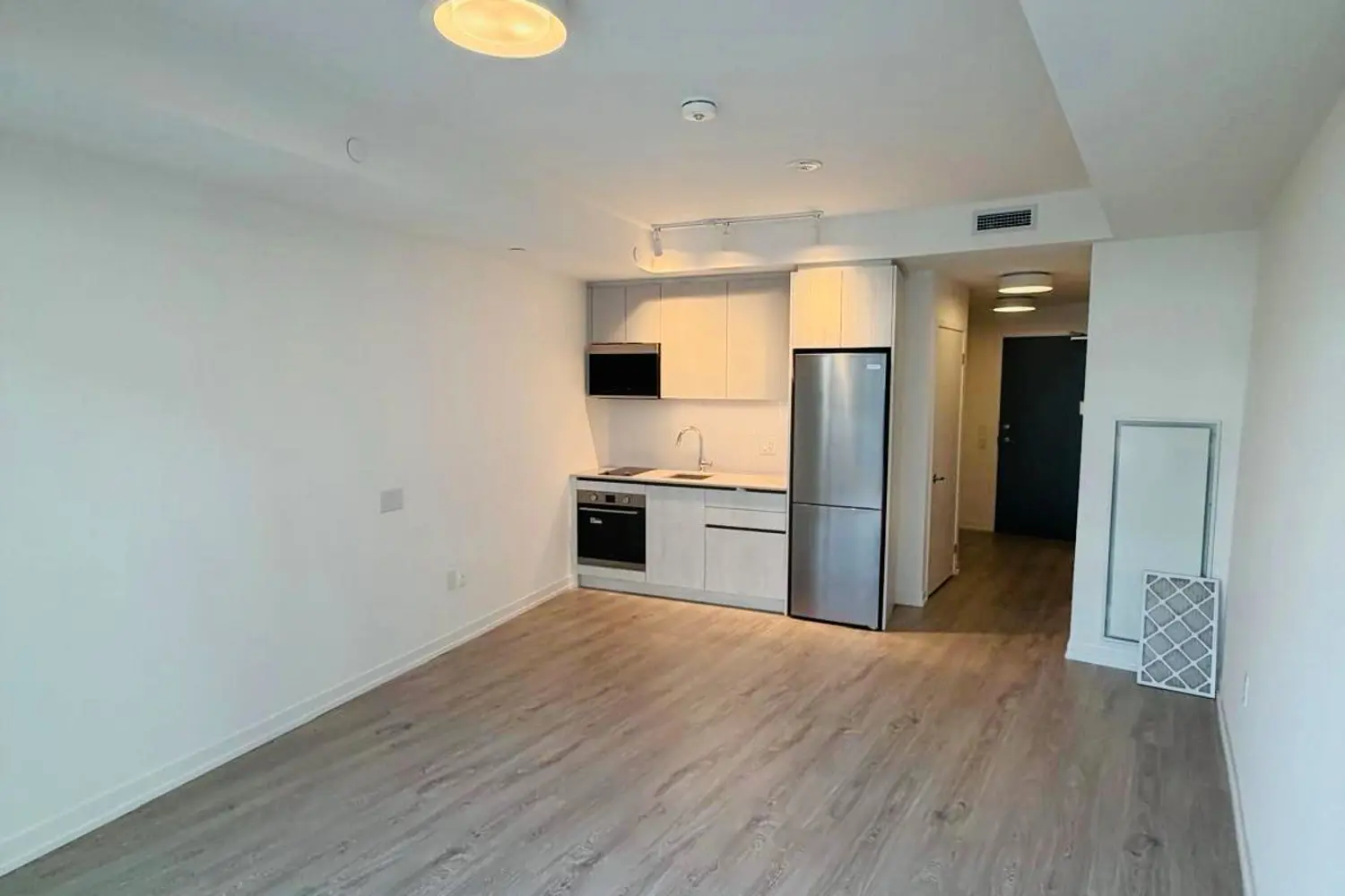 2485 Eglinton Avenue 512