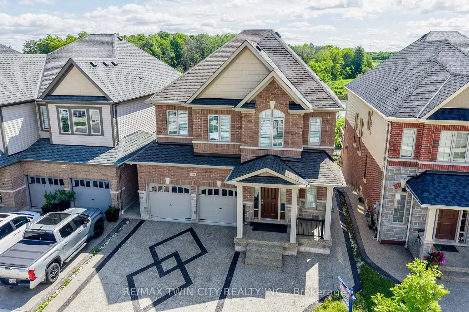 588 Beckview Crescent