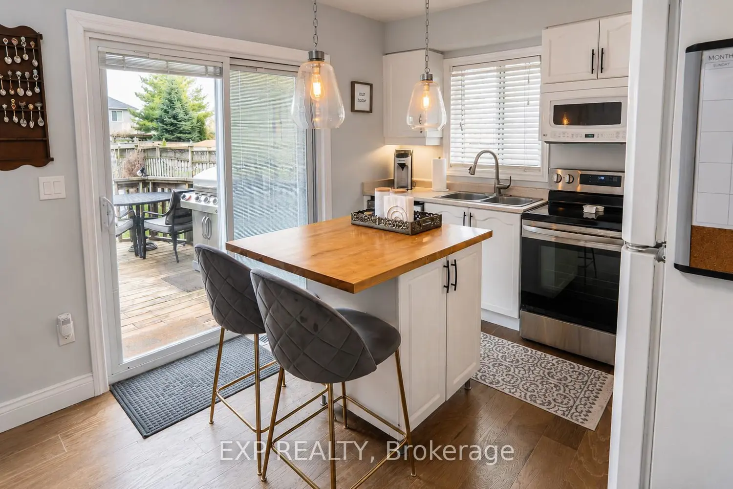 24 Lovell Crescent photo 5