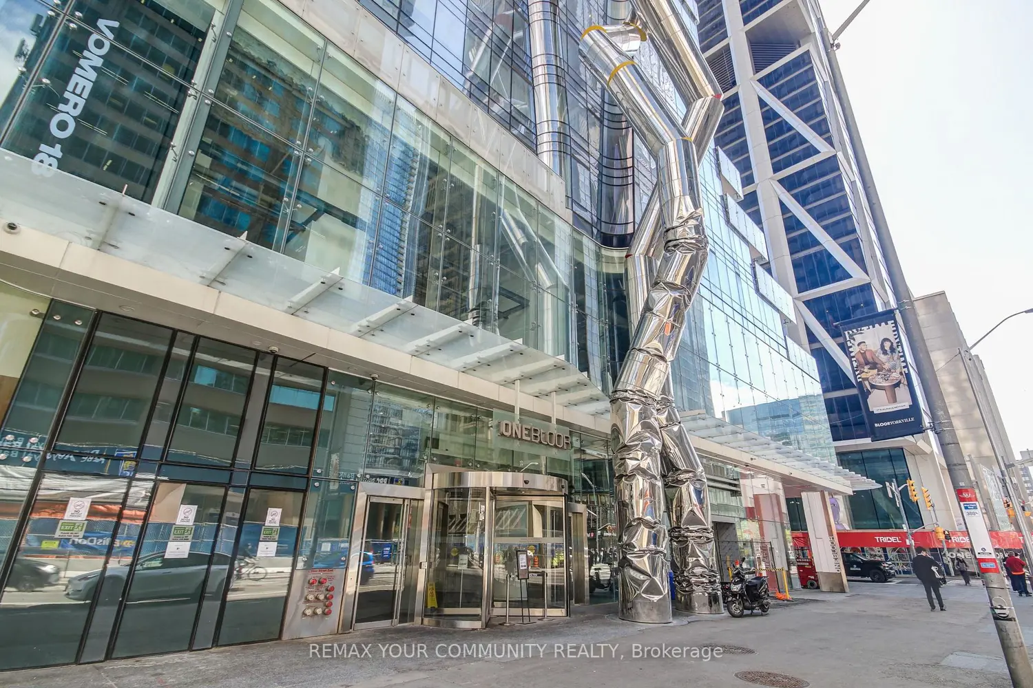 1 Bloor Street 2504