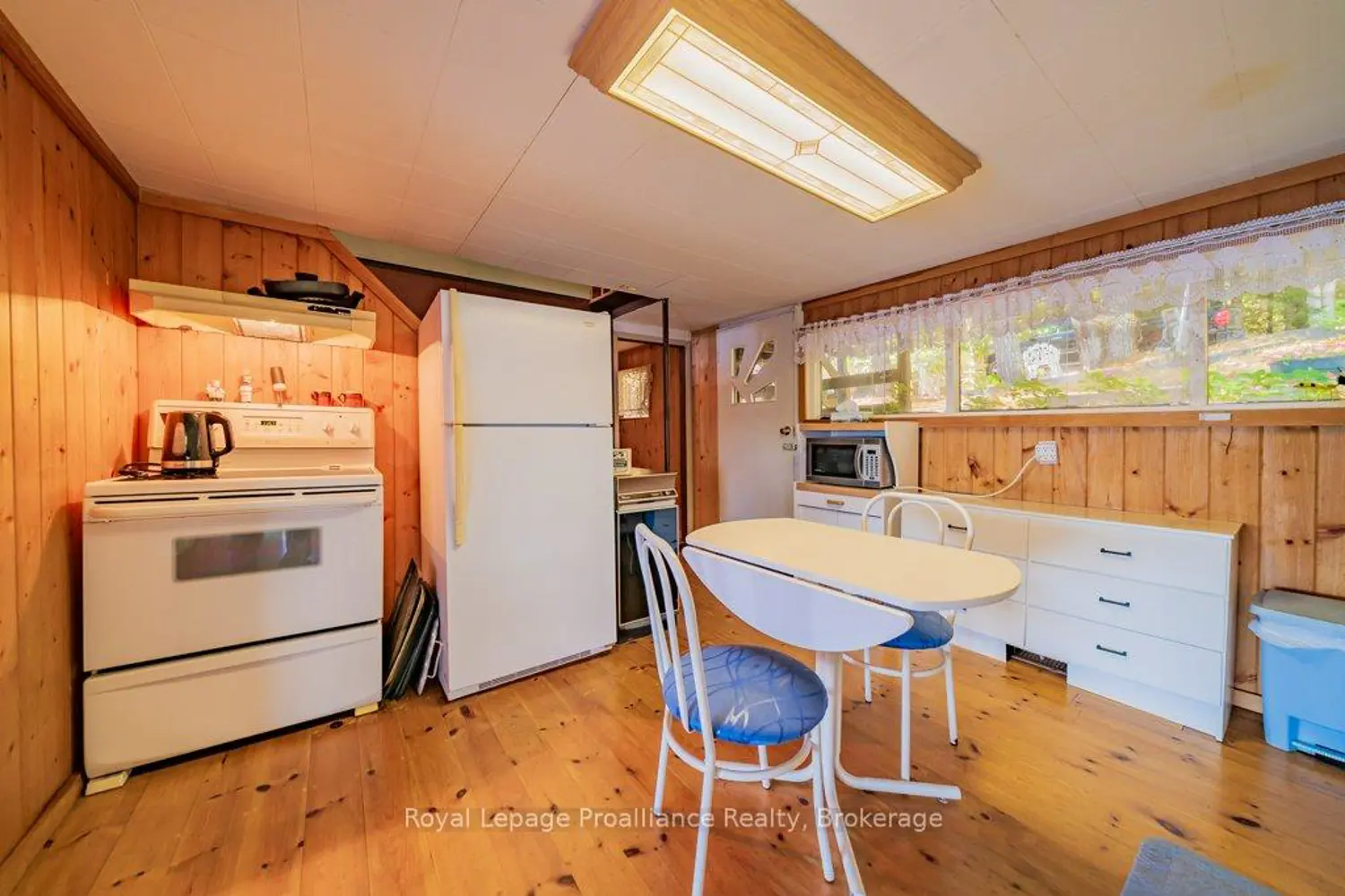 103 North Mazinaw Road photo 4