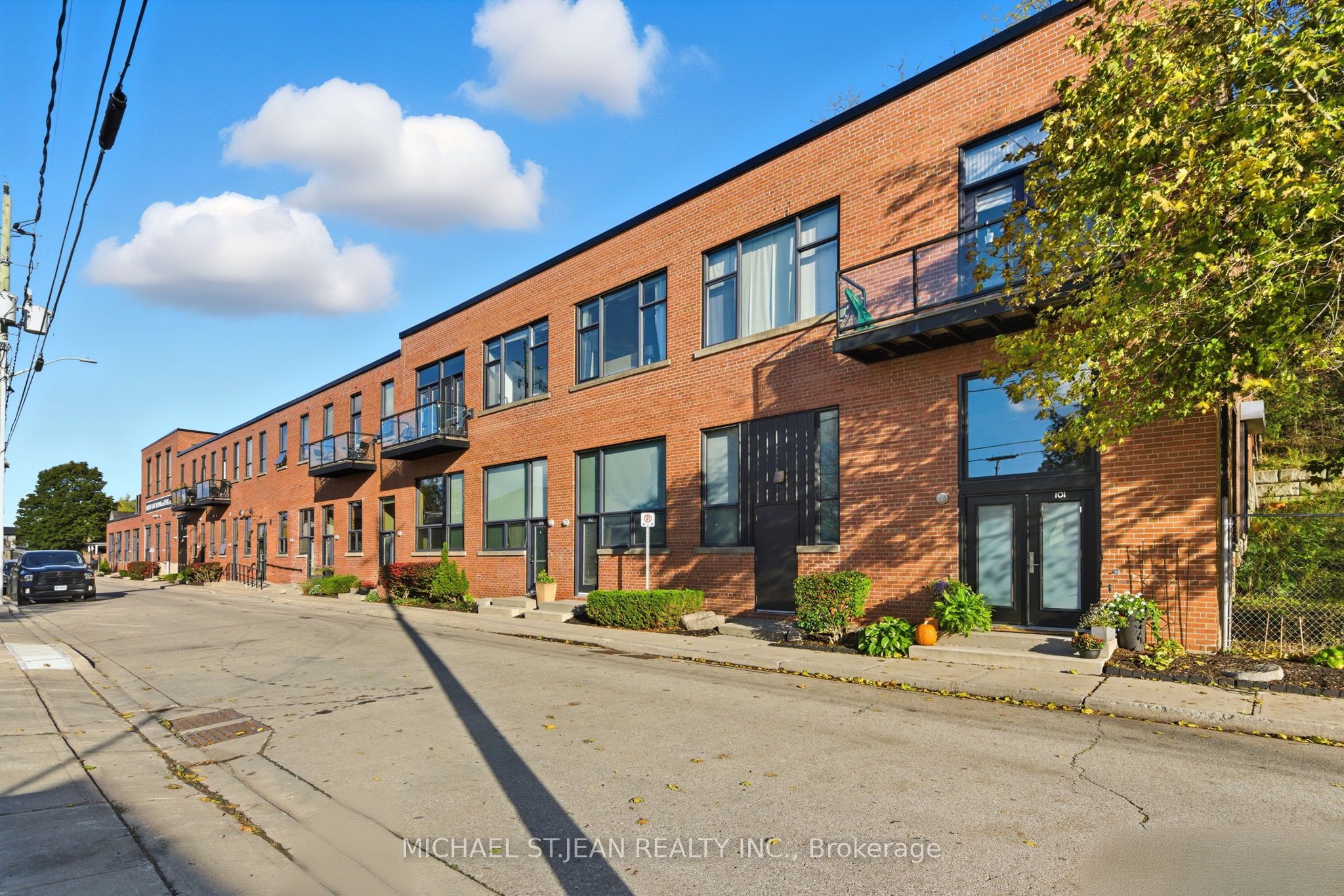 203-85 Spruce Street N, Cambridge, ON, N1R 4K4