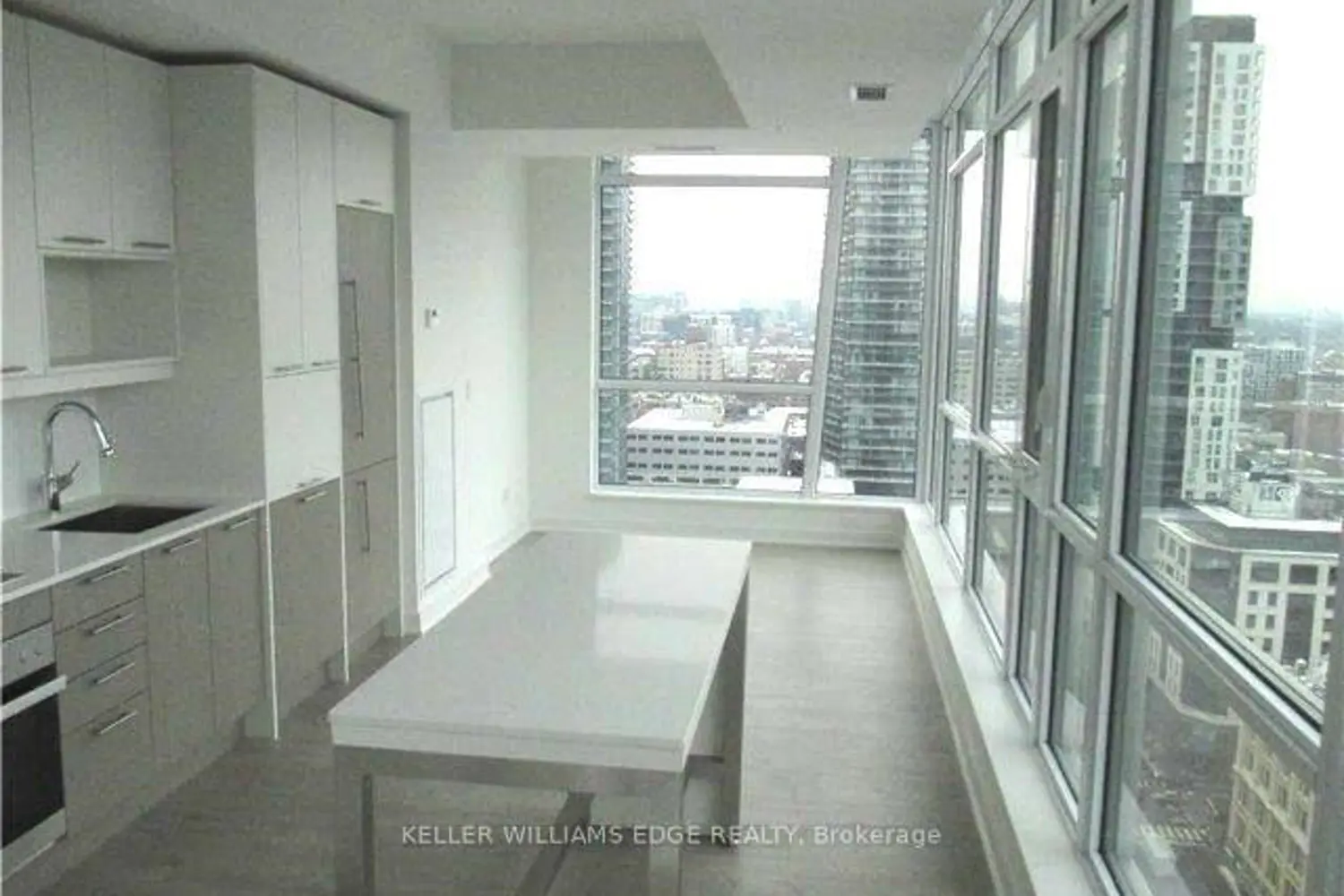 30 Nelson Street 2409 photo 3