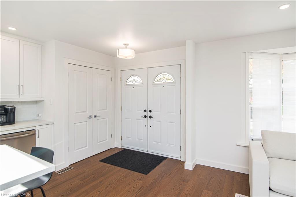 39 Forestgate Drive, Hamilton, ON, L9C6A4 photo 4