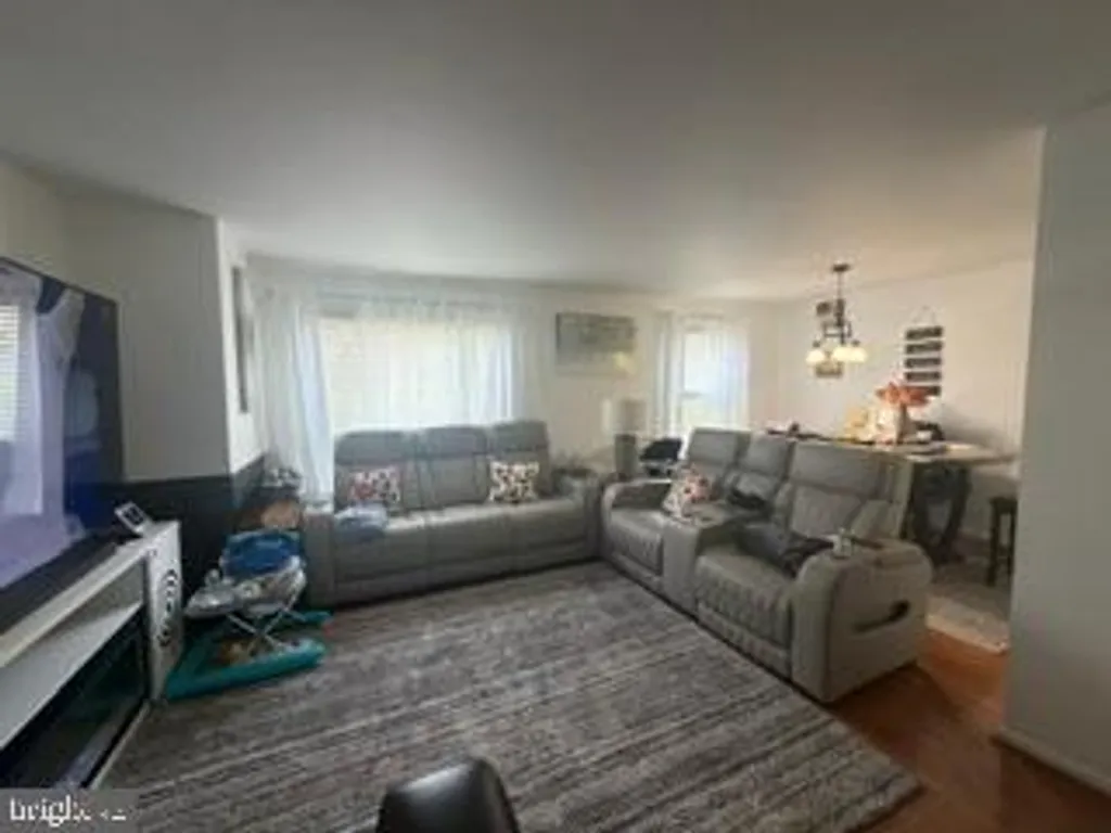 6925 Scotch Drive, Laurel, MD 20707 photo 3