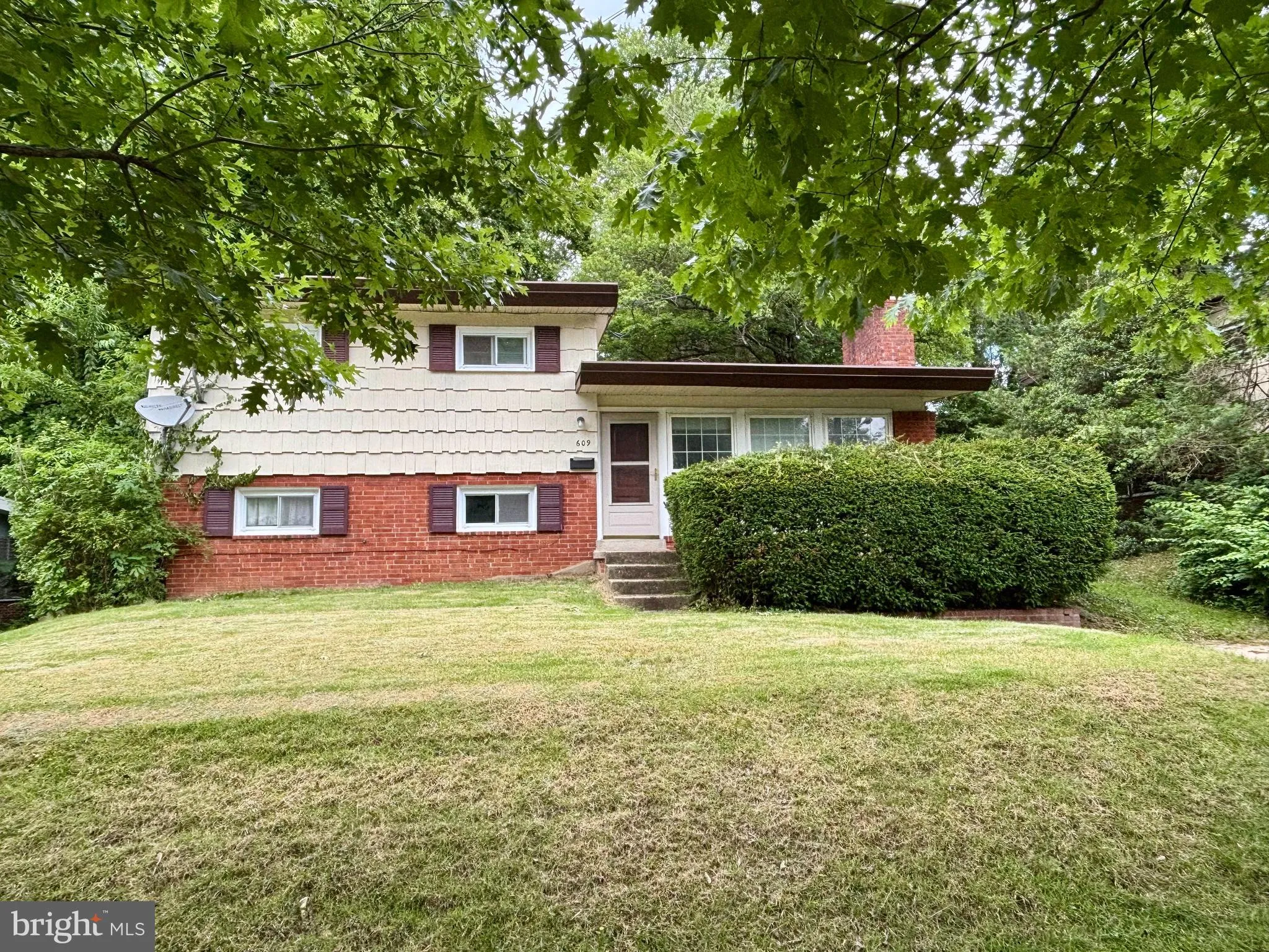 609 Twinbrook Parkway, Rockville, MD 20851