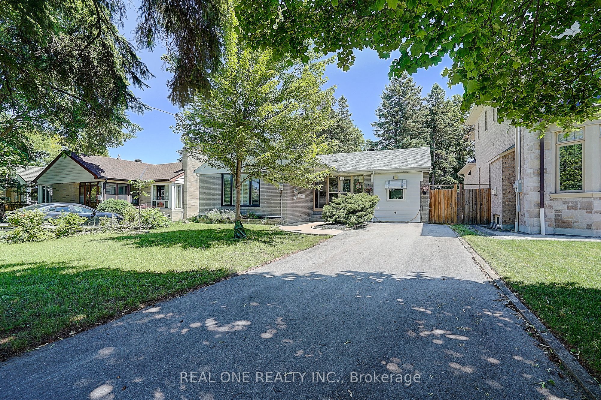 37 Lauralynn Crescent, Toronto, ON, M1S 2H3