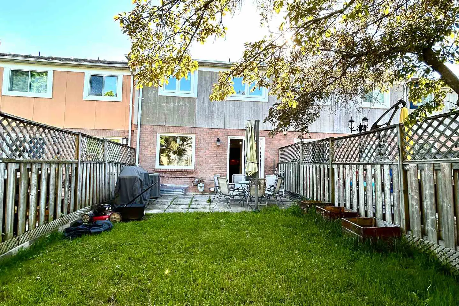 87 Avenue Road photo 5