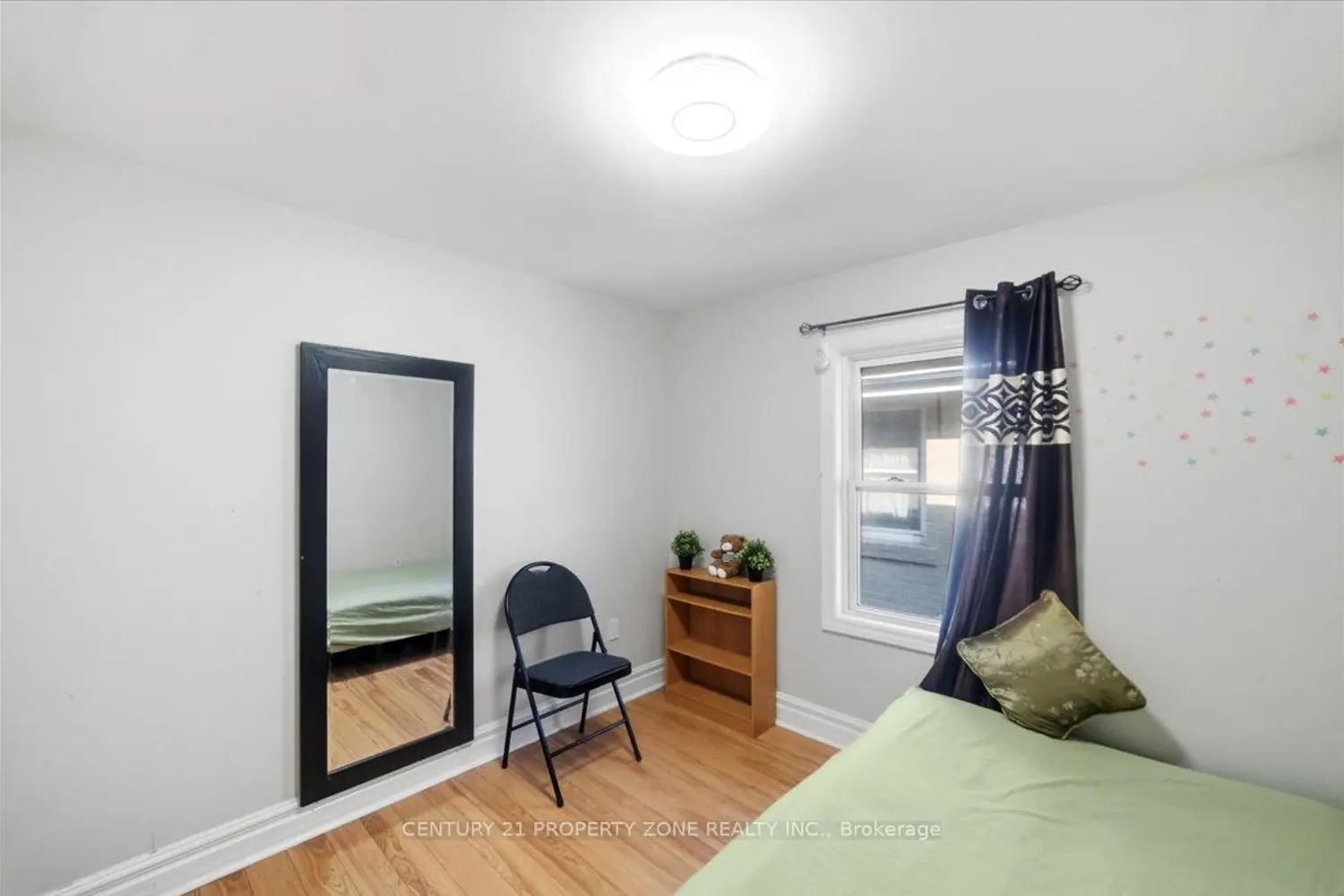 13 Cornwall Road photo 5