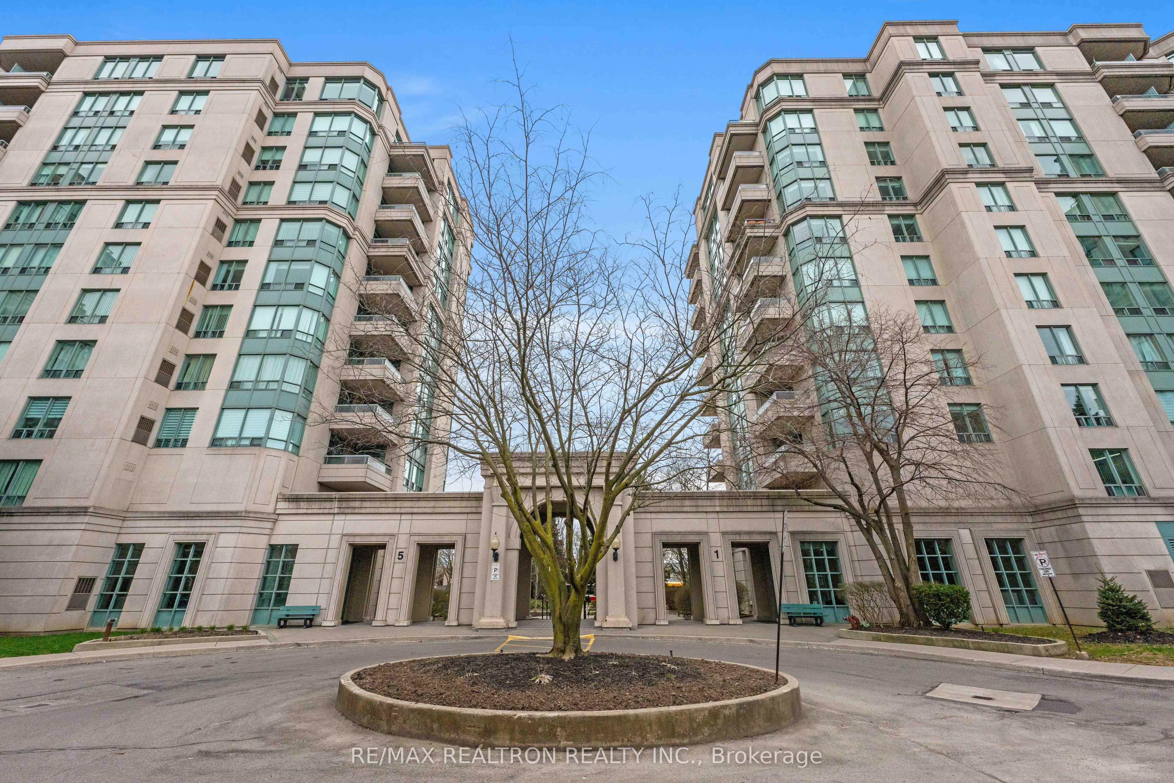 605-5 Emerald Lane, Vaughan, ON, L4J 8P7