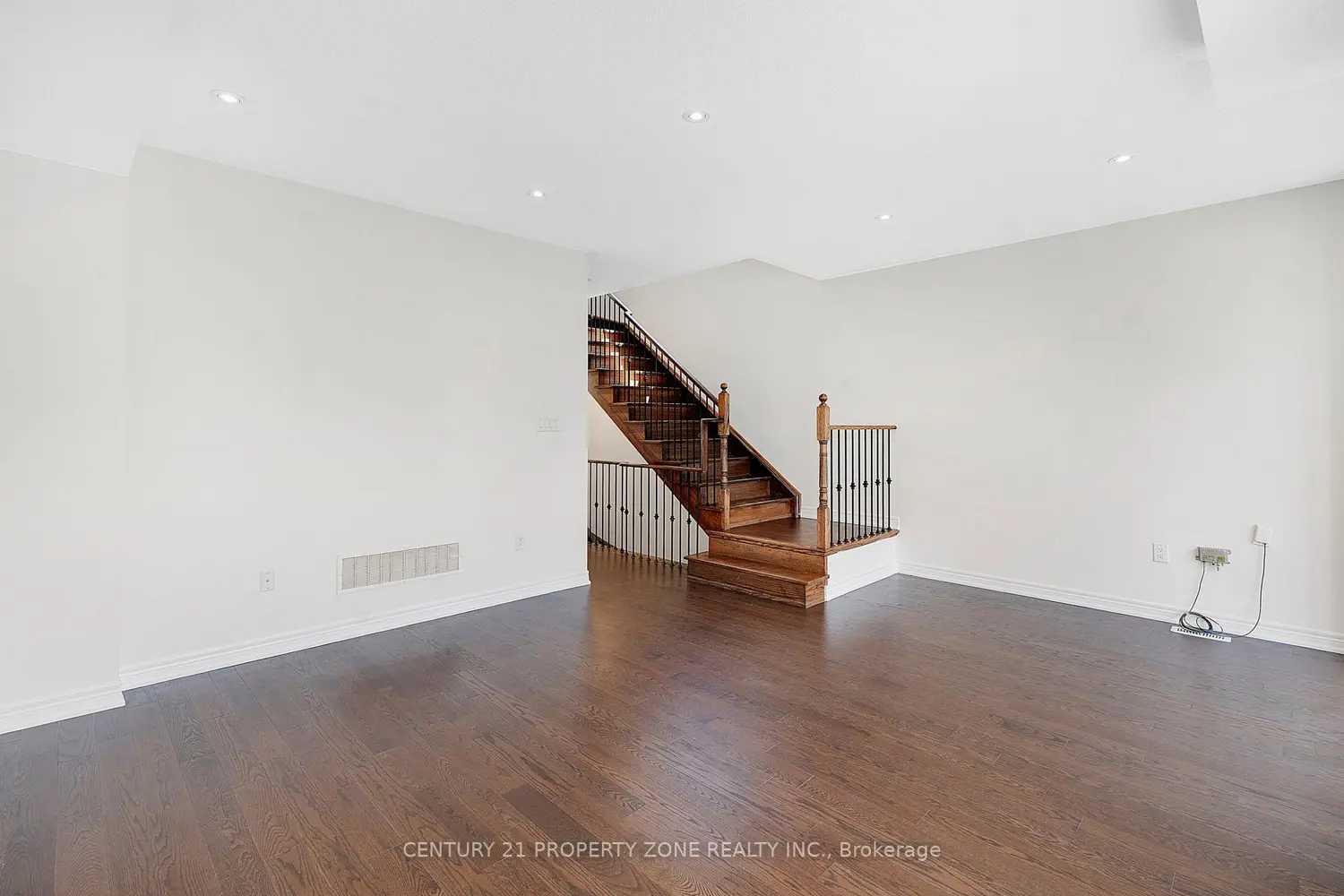 25 Hashmi Place