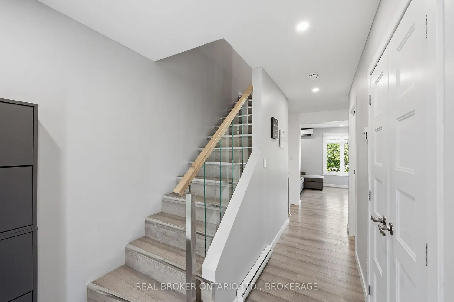 31 Coventry Crescent photo 2