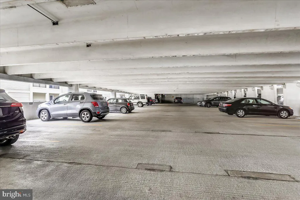 501 Hungerford Drive Unit 105, Rockville, MD 20850