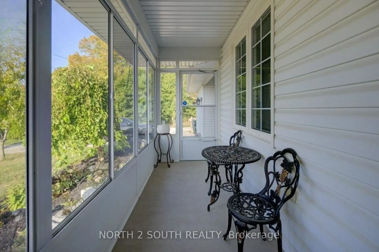 6737 Highway 20 photo 4
