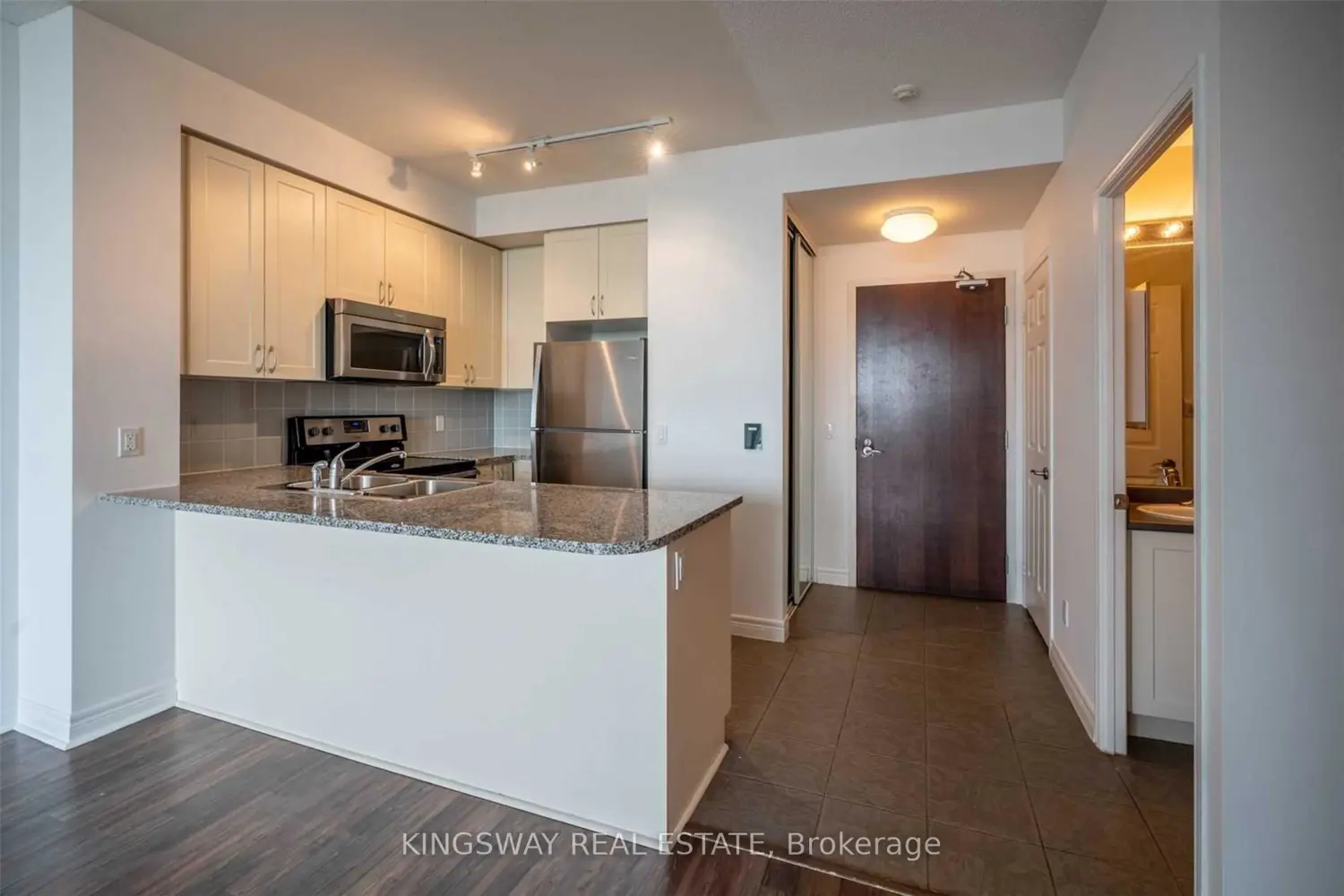 339 Rathburn Road 1512