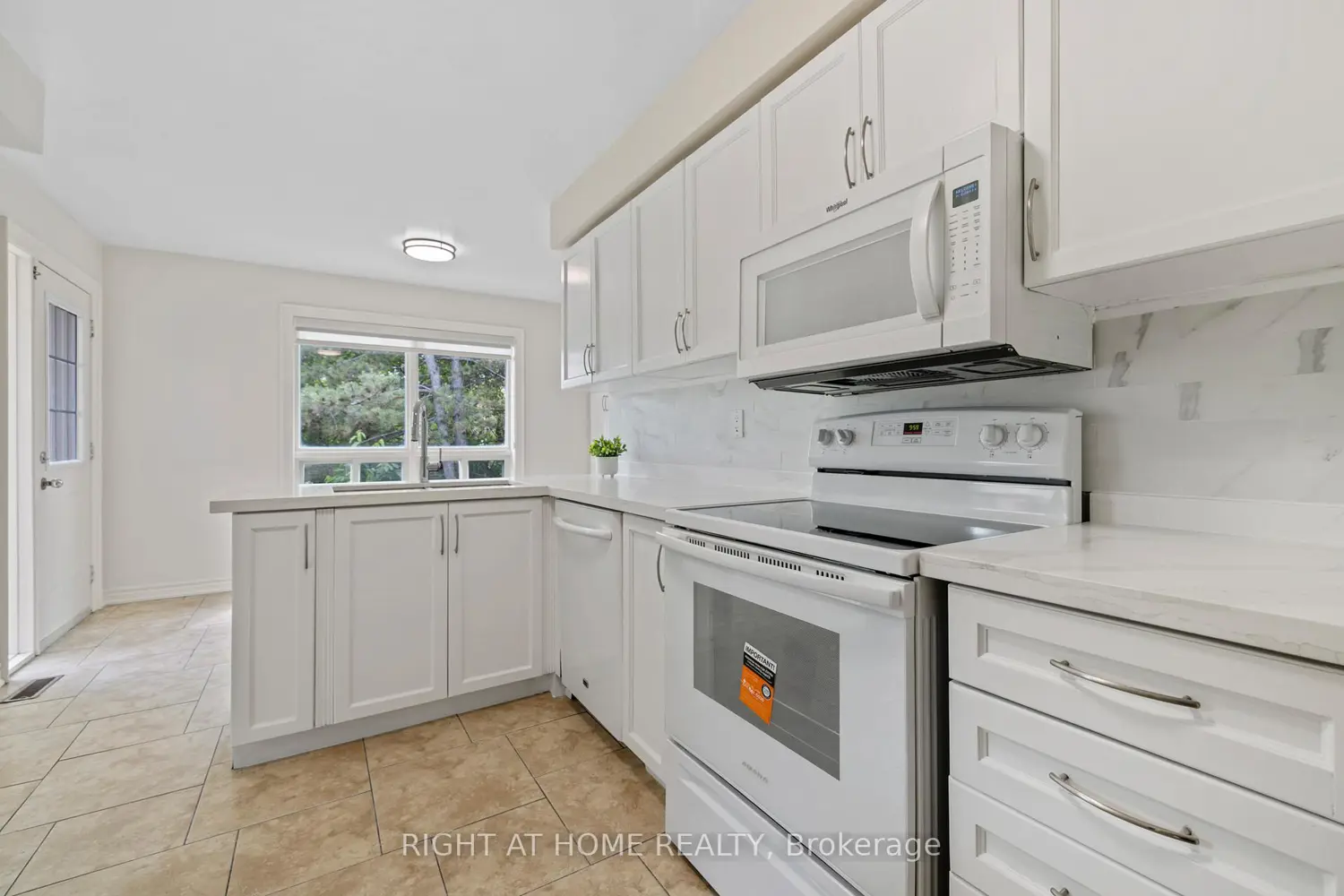 25 Vivians Crescent