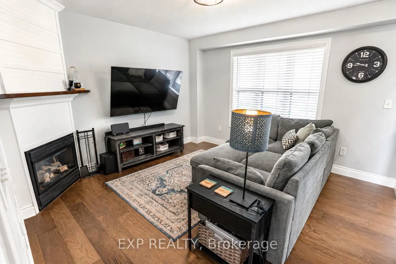 24 Lovell Crescent photo 3