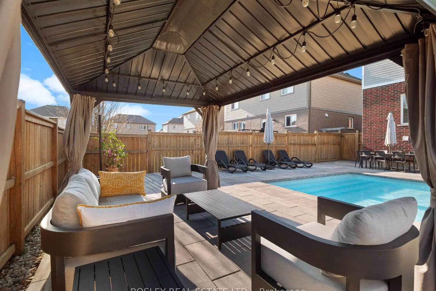75 Bergenstein Crescent photo 4