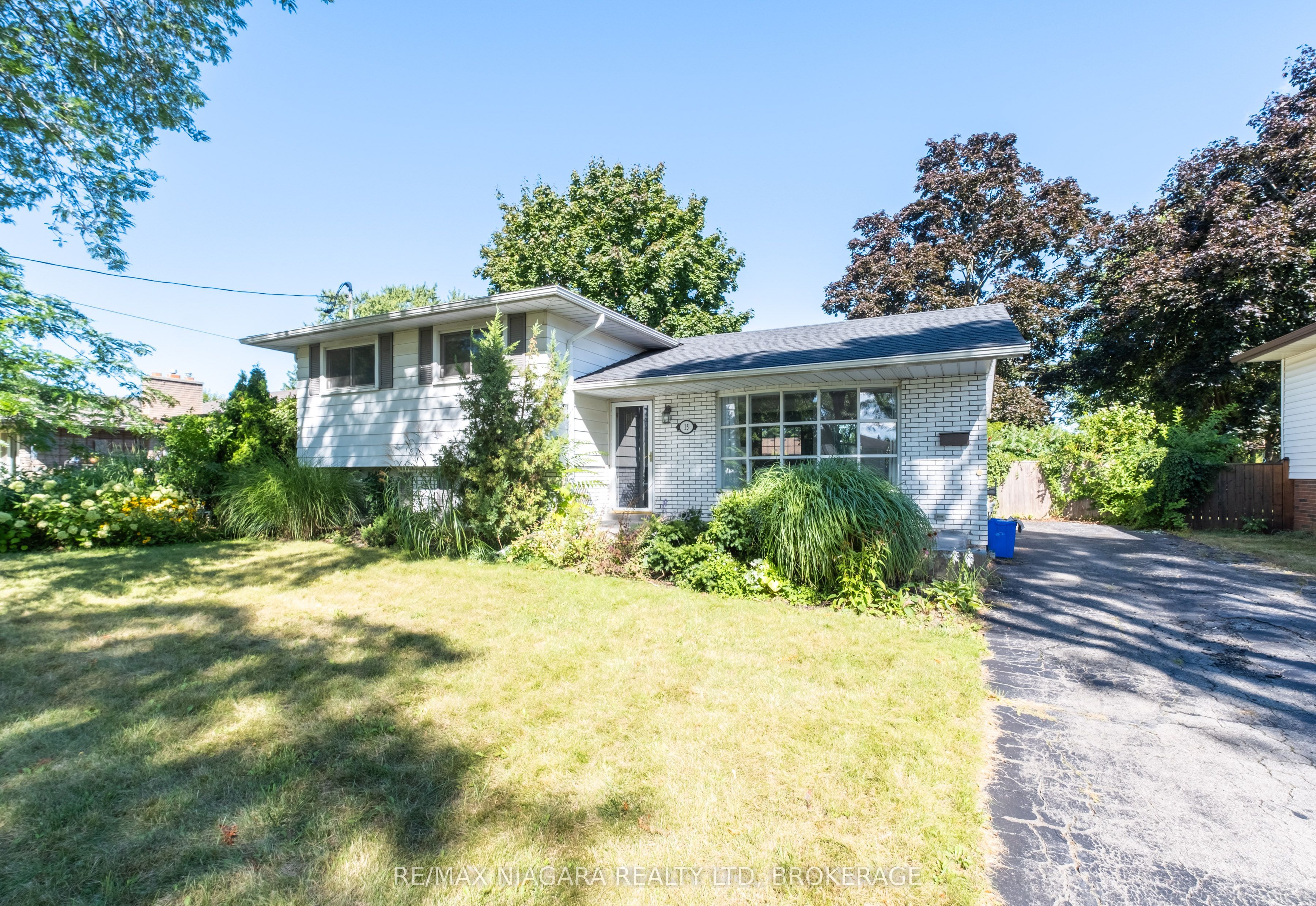 15 Old Oxford Road, St. Catharines, ON, L2M 2J7