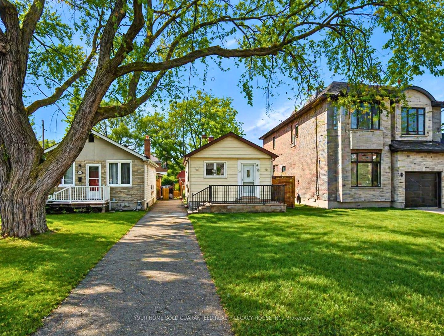 22 Albright Avenue, Toronto, ON, M8W 1X1