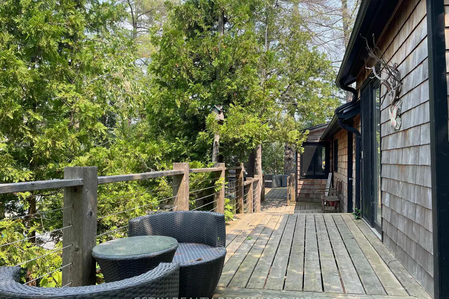 1 Island 60 photo 3