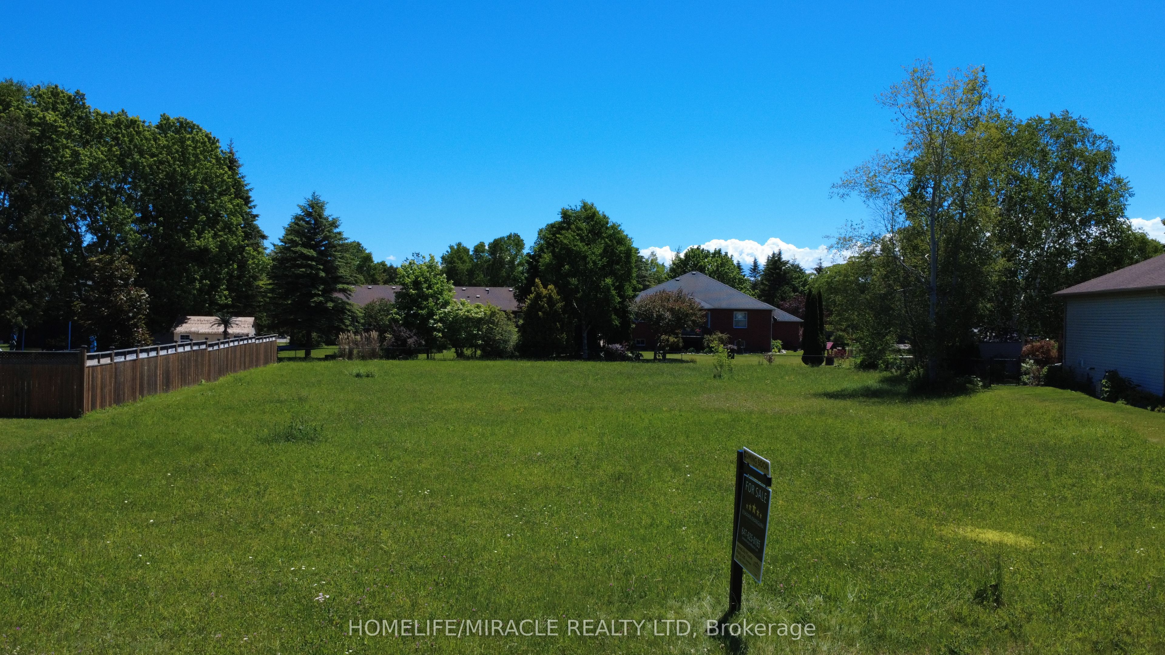 31 Fairway Crescent, Wasaga Beach, ON, L9Z 1B9