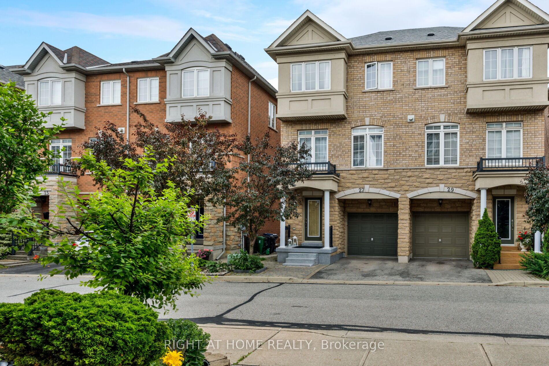 27 Ramage Lane, Toronto, ON, M9C 5S6