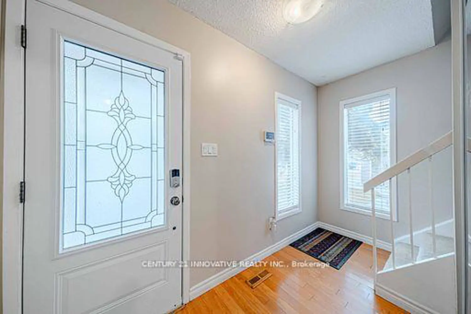 1764 Listowell Crescent photo 2