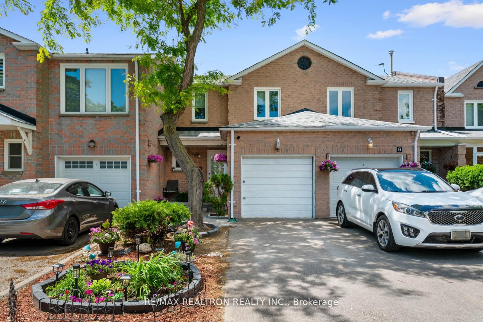 4 Sunshine Drive, Richmond Hill, ON, L4C 8K8