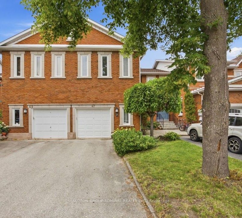 47 Brownstone Circle, Vaughan, ON, L4J 7P5