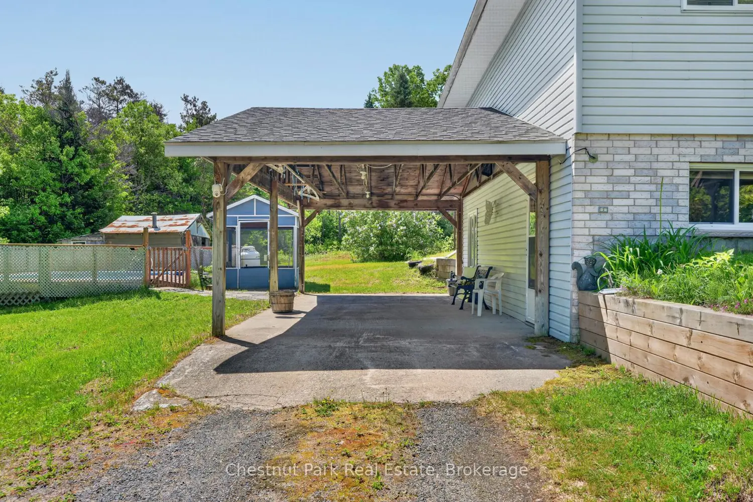 41 Hawthorn Lane photo 3