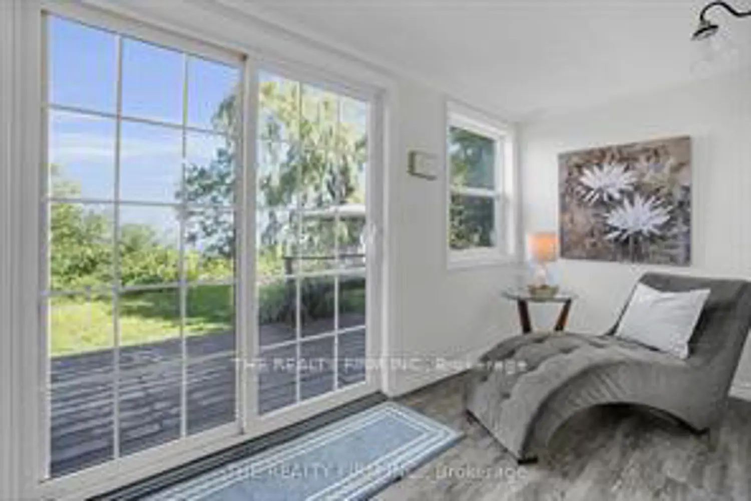 3692 Beverly Glen photo 5