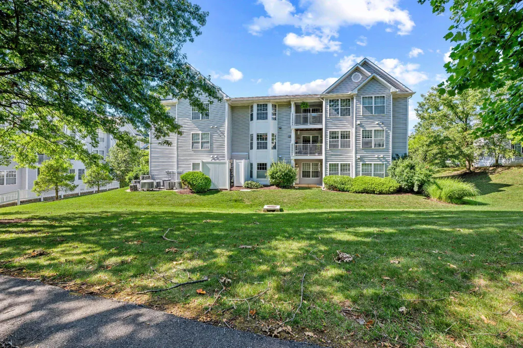 2011 Gov Thomas Bladen Way Unit 303, Annapolis, MD 21401