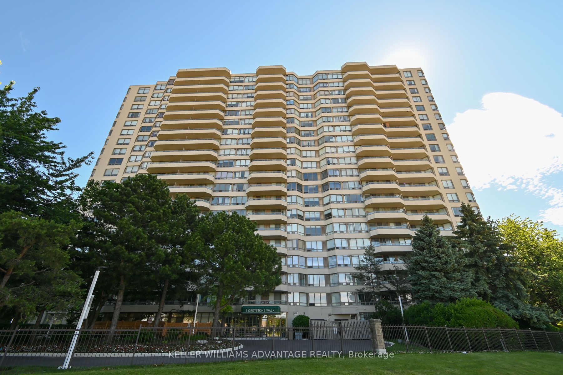 585-1 Greystone Walk Drive, Toronto, ON, M1K 5J3