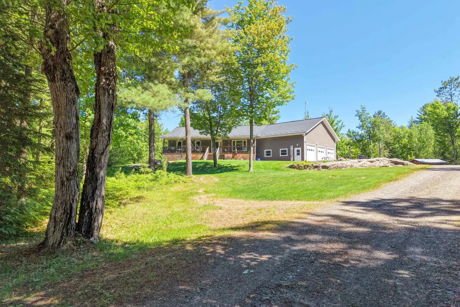 106 Lighthouse Road