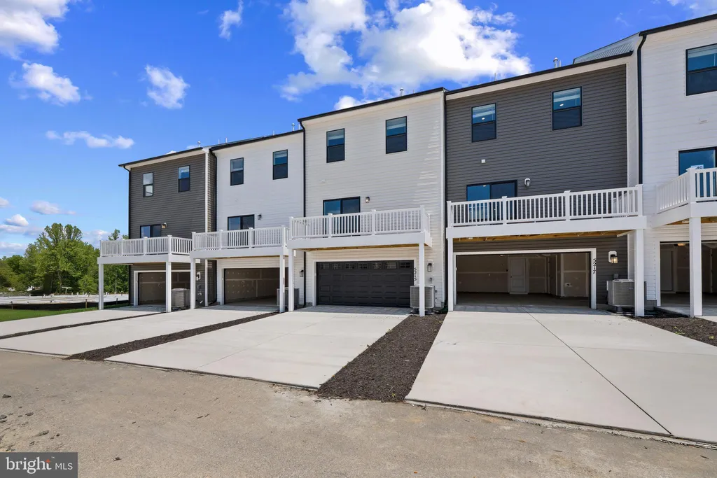 9008 Warendorf Way, Upper Marlboro, MD 20774