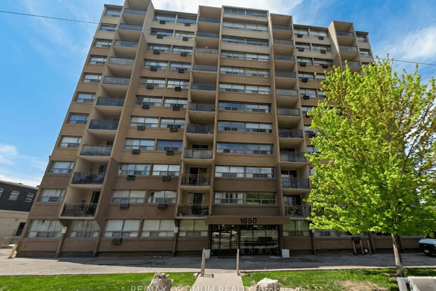 1950 Main Street 705