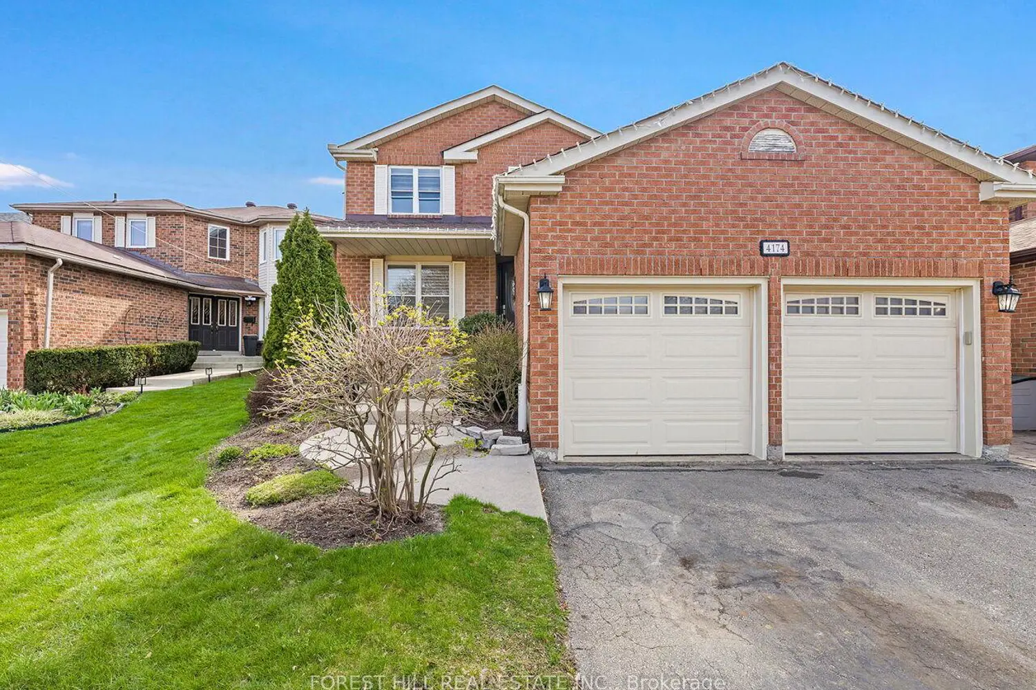 4174 Rossland Crescent