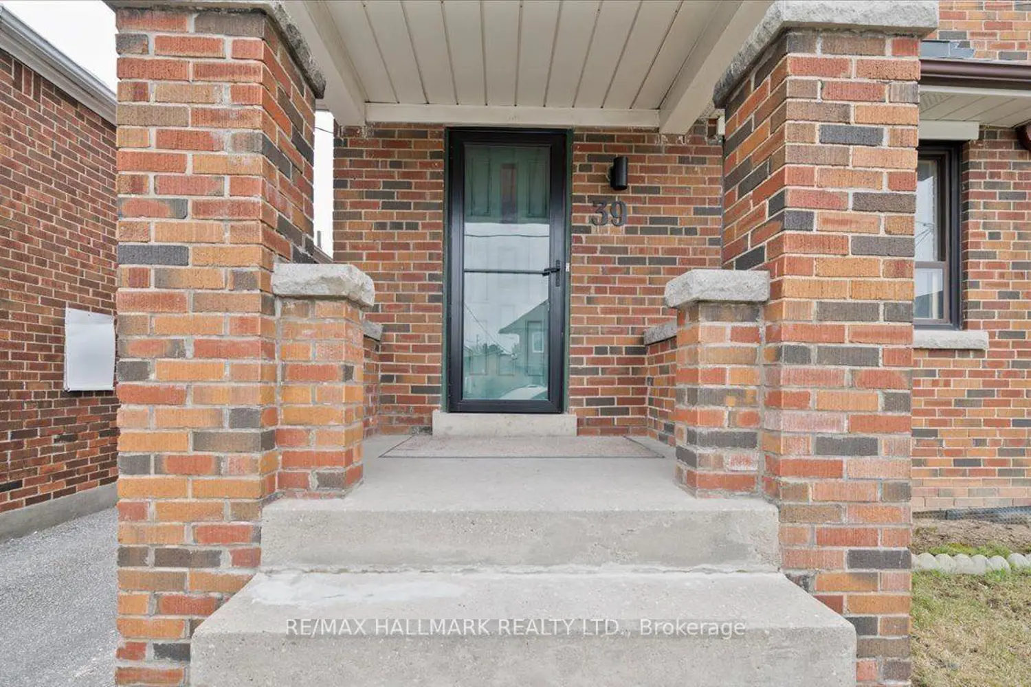 39 Lanark Avenue photo 3