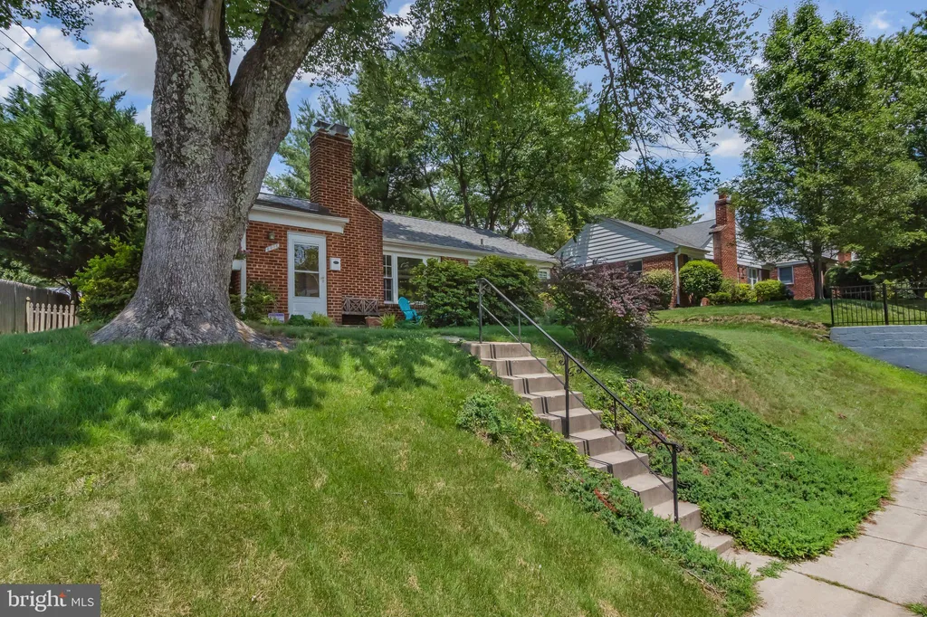 5025 Cushing Drive, Kensington, MD 20895